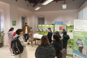 Πύργος: Μαθητές του Δημοτικού Σχολείου Βαρβάσαινας τίμησαν τους εργαζομένους καθαριότητας με συμβολικά δώρα