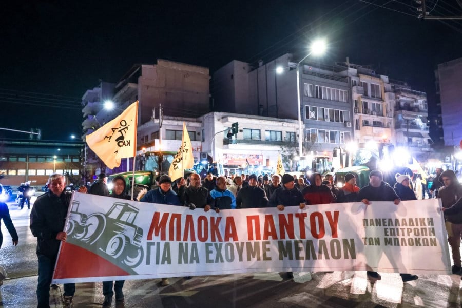 Κρίσιμη η σημερινή συνέλευση των αγροτών για τη συνέχιση των κινητοποιήσεων