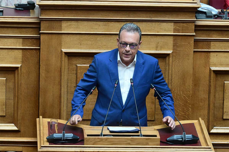 Φάμελλος: Μεσαίωνας το αντεργατικό νομοσχέδιο της κυβέρνησης - Ο ΣΥΡΙΖΑ διεκδικεί καλύτερους μισθούς και συνθήκες εργασίας