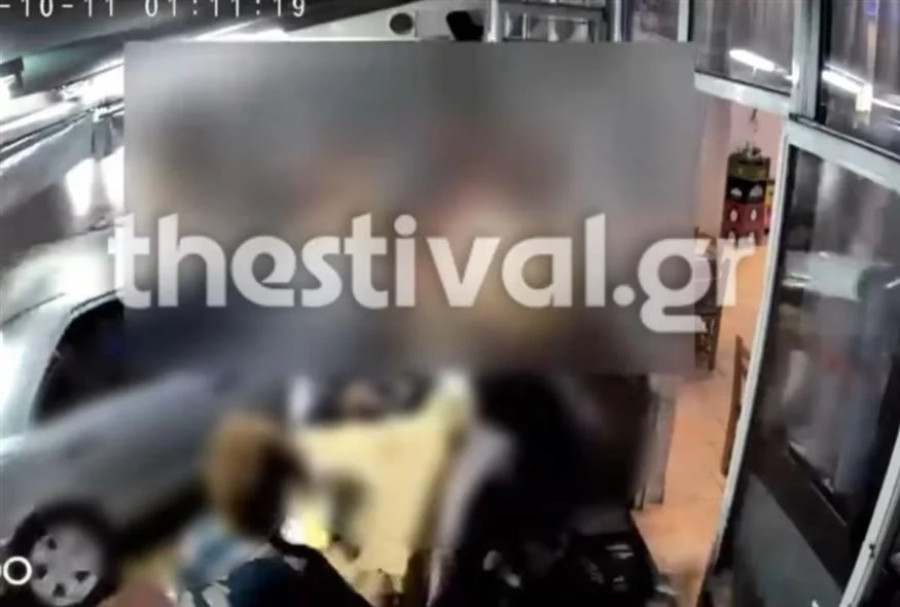 Απίστευτο βίντεο από Θεσσαλονίκη: Μεθυσμένος οδηγός καρφώθηκε σε ταβέρνα γεμάτη κόσμο - Τρεις τραυματίες