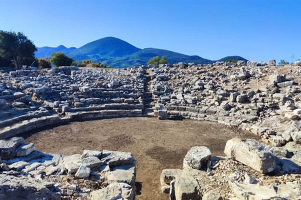 Η Αρχαία Επτάχορδη Λύρα και η αναβίωσή της: Μουσική εκδήλωση στο Αρχαίο Αίπυ Πλατιάνας
