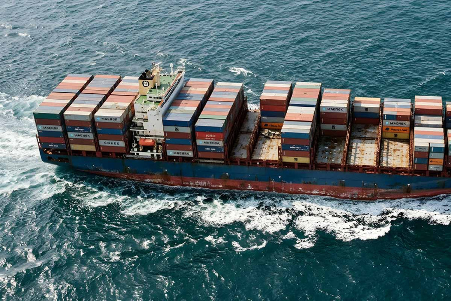 Ιράν: Βυθίστηκε πλοίο με πάνω από 2.500 κοντέινερ στο Ορμούζ - Έπεσε πάνω σε νάρκη