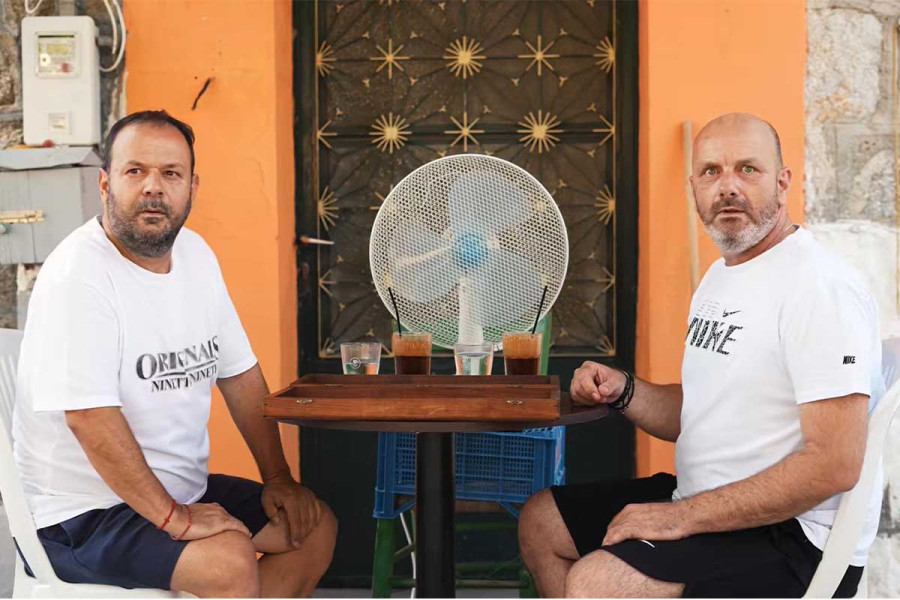 Επιθετικό μάρκετινγκ ενόψει της Παγκόσμιας Γιορτής Αμελέτητων: «Ελάτε να τσιμπήσετε ένα...»