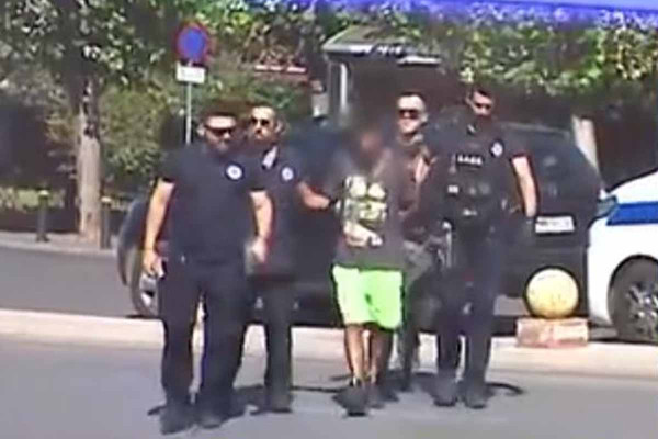 Αιγάλεω: Μέλος του ISIS δηλώνει ο 32χρονος που επιτέθηκε σε τρεις γυναίκες και προκάλεσε εμπρησμούς