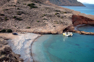 Τρεις περιοχές της Ελλάδας στους κορυφαίους προορισμούς της Ευρώπης για το 2025, το «άγνωστο» νησί που τρεντάρει για το 2026