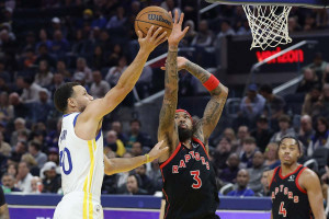 NBA: Ο Μπάρετ με απίθανο τρίποντο έστειλε σε Game 7 τη σειρά των Ράπτορς με τους Καβαλίερς!