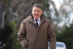 Αλέξης Κούγιας: «Επιδεινώθηκε η κατάστασή του» λέει το γραφείο του - Η ανακοίνωση της Βατίδου