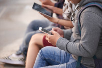 ΕΕ: Πρόταση για τον περιορισμό των social media σε ανηλίκους - «Τα παιδιά πρέπει να είναι ασφαλή»