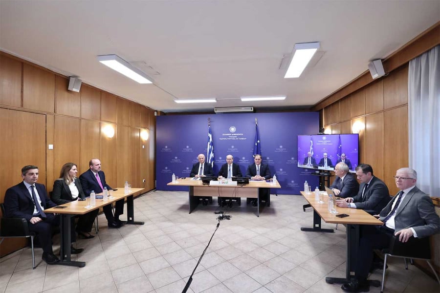 Σήμερα η πληρωμή προκαταβολής της βασικής ενίσχυσης για τους αγρότες