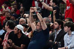 Έτσι ξεκίνησε το επεισόδιο ανάμεσα σε Μαρινάκη και Δημητριάδη (Bίντεο)