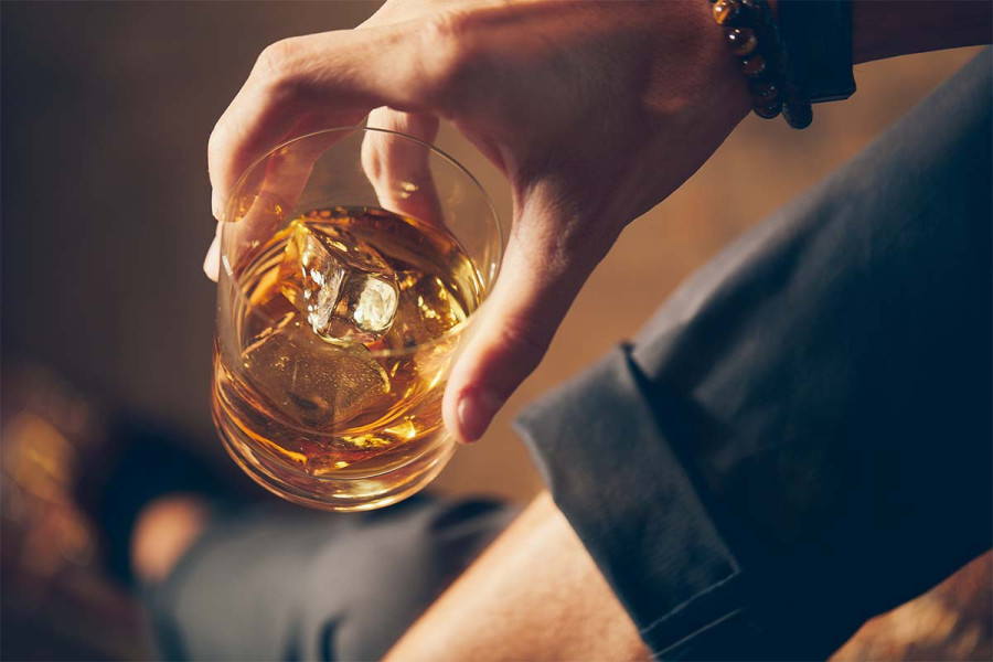 Η έντονη κατανάλωση αλκοόλ σχετίζεται με αυξημένο κίνδυνο εμφάνισης εγκεφαλικών βλαβών