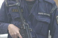 Ειδικός φρουρός επιχείρησε να φιλήσει ανήλικη που πήγε να παραλάβει την ταυτότητά της από τμήμα