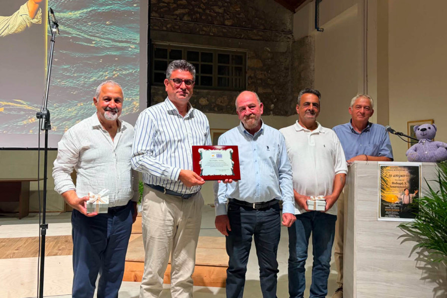Μια βραδιά γεμάτη συγκίνηση, τιμή και μνήμη για τον Θοδωρή Χ. Αναστόπουλο στα Λεχαινά