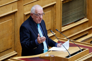 Κακλαμάνης: Θα κλείσουμε το μικρόφωνο ακόμα και στον Πρωθυπουργό, αν παραβιάσει τον χρόνο – Αλλαγές στον Κανονισμό της Βουλής