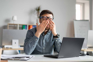 Ανατροπή: Burnout δεν παθαίνουν (μόνο) όσοι δουλεύουν περισσότερο
