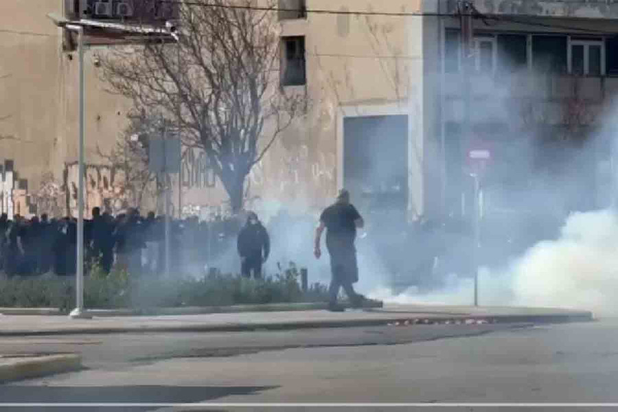 Συγκέντρωση για τα Τέμπη: Σοβαρά επεισόδια στην Θεσσαλονίκη (video)