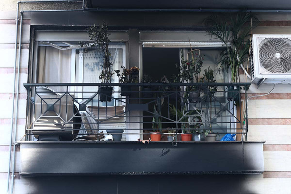 Πέθανε η μητέρα του στελέχους της ΝΔ Αφροδίτης Νέστορα, μετά την εμπρηστική επίθεση στο σπίτι τους