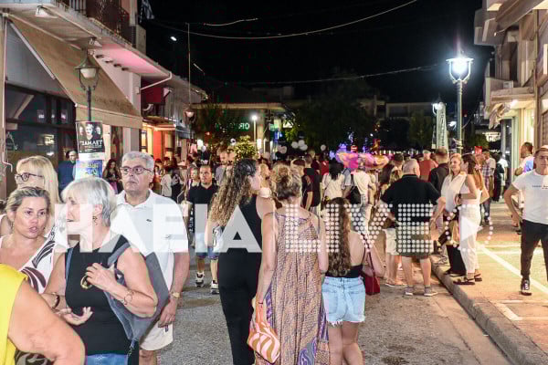 Η Αμαλιάδα “έλαμψε” στην 7η Λευκή Νύχτα - Πλημμύρησε η πόλη από κόσμο