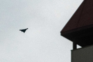 Η Ρωσία ανακοίνωσε ότι κατέστρεψε τη νύχτα 130 ουκρανικά drones, αεροδρόμια της Μόσχας ανέστειλαν τη λειτουργία τους