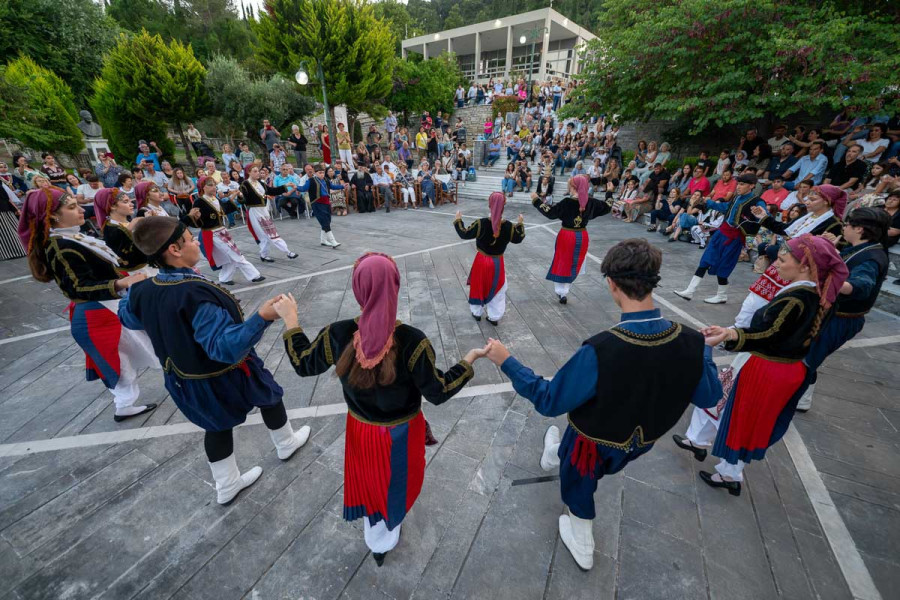 Με μεγάλη επιτυχία πραγματοποιήθηκε το 2ο Παιδικό Φεστιβάλ Ελληνικού Παραδοσιακού Χορού Αρχαίας Ολυμπίας