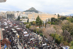 Τέμπη: 29 πολίτες τραυματίστηκαν στα επεισόδια - Στο 401 τέσσερις τραυματίες αστυνομικοί