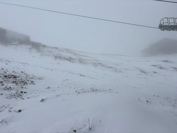 Φρέσκο χιόνι τον Μάιο στα Καλάβρυτα (photos)