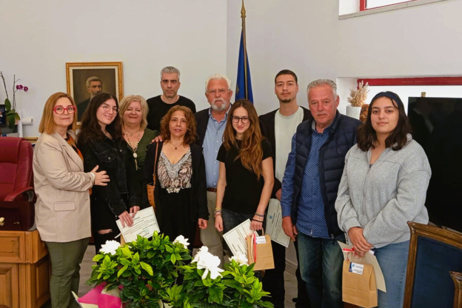 Ο Δήμαρχος Ήλιδας τίμησε την ομάδα ρομποτικής του 2ου ΓΕΛ Αμαλιάδας για τις πρόσφατες επιτυχίες της
