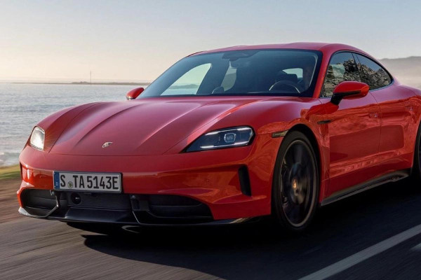 Η αναβαθμισμένη Porsche Taycan έχει 8 «ταχύτητες» και αυτονομία έως 700 χιλιόμετρα