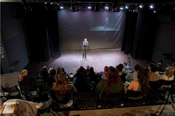 Masterclass Υποκριτικής από την Περιφέρεια Δυτικής Ελλάδας με τον Κώστα Ξυκομηνό