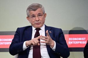 Τουρκία: Έρευνα σε βάρος του Αχμέτ Νταβούτογλου για «εξύβριση του προέδρου»