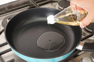 Πόσο ζεστό πρέπει να είναι το λάδι για τραγανή κρούστα;