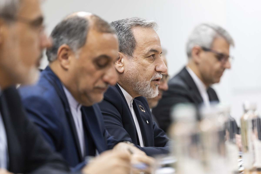 Axios: Το Ιράν πρότεινε στις ΗΠΑ να ανοίξει τα Στενά του Ορμούζ