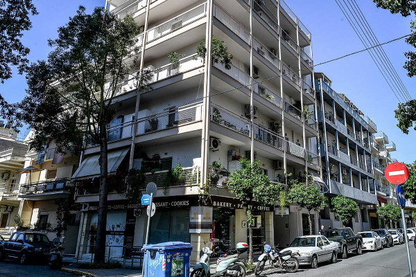 Δολοφονία στην Καλαμάτα: Πάνω από 40 φορές μαχαίρωσε ο 41χρονος την 39χρονη σύζυγό του