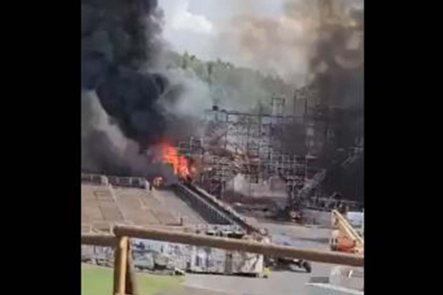 Καταστράφηκε ολοσχερώς η κεντρική σκηνή του φεστιβάλ Tomorrowland στο Βέλγιο από τη φωτιά