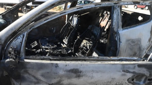 Ασπρόπυργος: Ένας 20χρονος ο οδηγός που κάηκε στο όχημά του - Σώα η 16χρονη συνοδηγός
