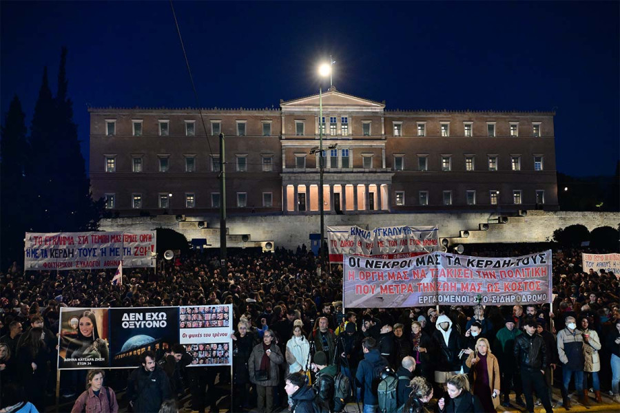 Τέμπη: «Δεν ξεχνάμε, δεν συγχωρούμε» – Ξεσηκωμός σε όλη τη χώρα, για τα 3 χρόνια από το πολύνεκρο δυστύχημα