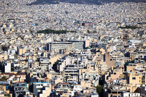 Στέγαση: «Ματώνοντας» για ένα κεραμίδι – Η μέση τιμή των ενοικίων στην Αθήνα και σε ολόκληρη την Ευρώπη