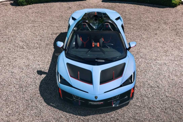 Η πιο ισχυρή ανοιχτή Lamborghini μέχρι σήμερα ονομάζεται Fenomeno Roadster