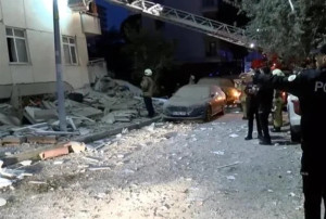 Κωνσταντινούπολη: Κατέρρευσε πολυκατοικία 7 ορόφων στη Μάλτεπε - Έρευνες για εγκλωβισμένους