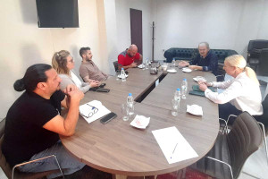 Σύσκεψη για το θέμα της Εθνικής Τράπεζας Κρεστένων έγινε υπό το Δήμαρχο Σάκη Μπαλιούκο