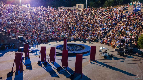 Κατάμεστο το Θέατρο Ολύμπια Φλόκα