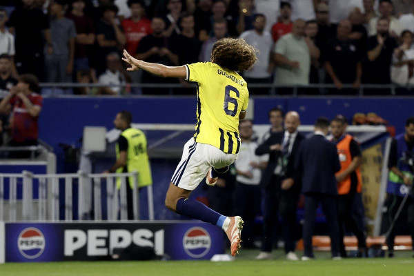 Η UEFA κινείται πειθαρχικά για τους Γκεντουζί και Γκρίνγουντ, για το χάος που προκλήθηκε στο Φενέρμπαχτσε - Λιόν