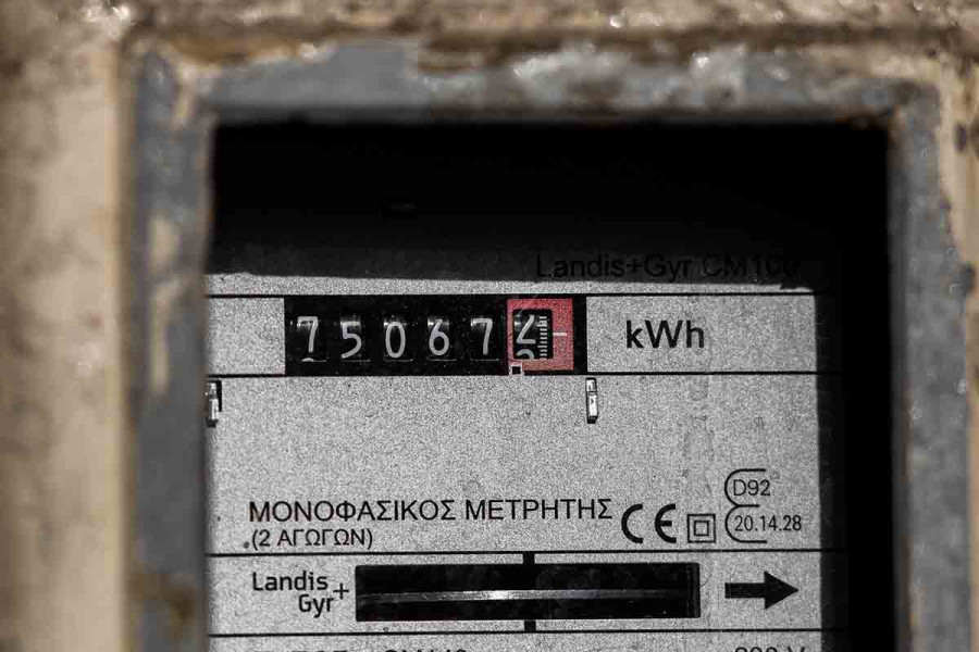 Θάσος: Οικογένεια πήρε ρεύμα μετά από 2,5 μήνες - Ο ΔΕΔΔΗΕ δεν τους έβαζε χελώνα γιατί πλήρωσαν 0,03 ευρώ περισσότερα