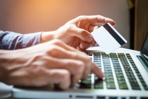Τι να προσέξετε πριν αγοράσετε έπιπλα online;