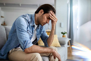 Σας πνίγουν άγχος και αβεβαιότητα; 9 τρόποι να το διαχειριστείτε