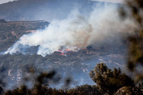 Χωρίς εναέρια για τρίτη μέρα το Ρέθυμνο- Διπλό μέτωπο και μπαράζ 112 στη Βοιωτία