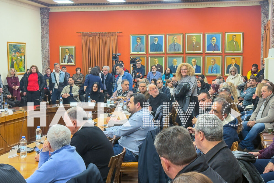Ωνάσεια σχολεία στον Πύργο: Από το «να φύγουνε» μέχρι «εμείς τα θέλουμε» σε μια επεισοδιακή συνεδρίαση δημοτικού συμβουλίου