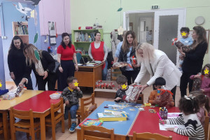Προσφορά αγάπης στους μικρούς μαθητές των παιδικών σταθμών