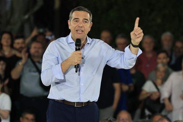 Ο Τσίπρας προκαλεί και προειδοποιεί τον Μητσοτάκη με «ντέρμπι» στις ερχόμενες κάλπες