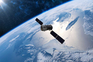 Η SpaceX του Μασκ κατεβάζει τους δορυφόρους της πιο κοντά στη Γη για λόγους ασφάλειας
